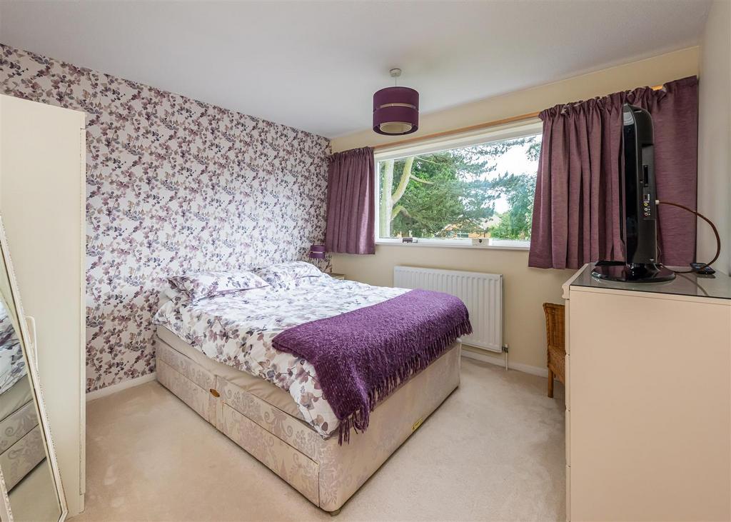 1 Fairfield Drive-Bedroom1.jpg