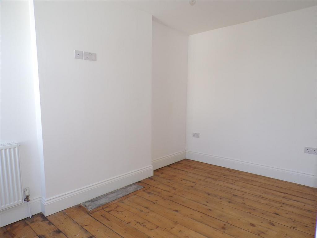 Bedroom 2.JPG