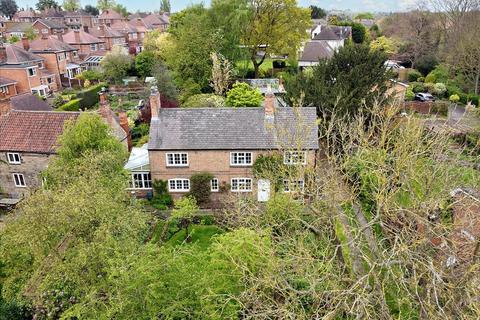 4 bedroom cottage for sale, High Road, Chilwell