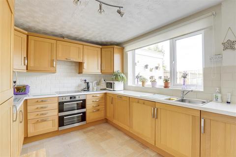 3 bedroom semi-detached house for sale, Mildenhall Crescent, Bestwood Park NG5