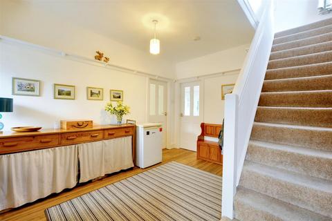 7 Abbey Drive, Beeston, Nottingham, NG9 2QG