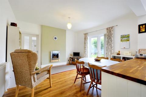 7 Abbey Drive, Beeston, Nottingham, NG9 2QG