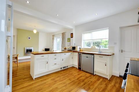 7 Abbey Drive, Beeston, Nottingham, NG9 2QG