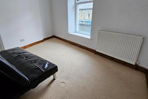 3 bedroom flat to rent, Hannah Street, Porth