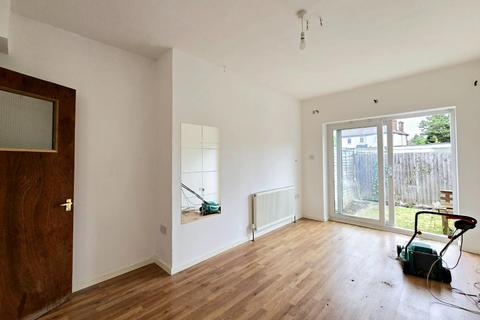 2 bedroom flat to rent, Stainton Road, ENFIELD EN3