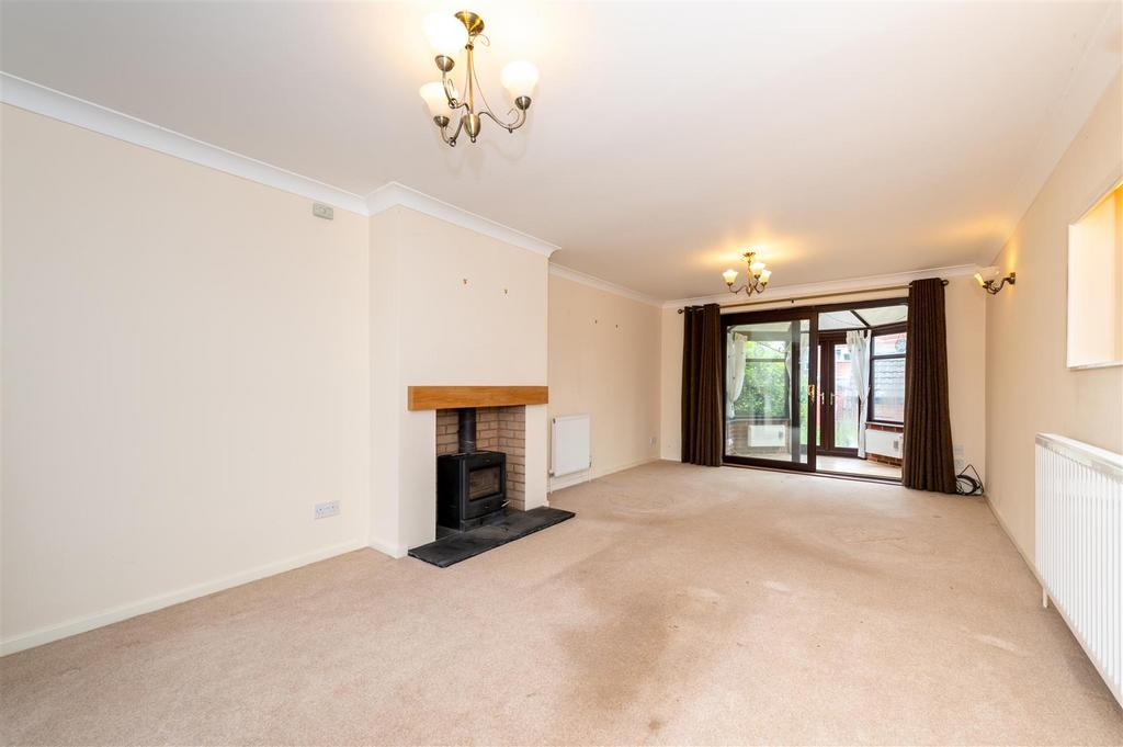 21 Crestwood Avenue internals-9.JPG