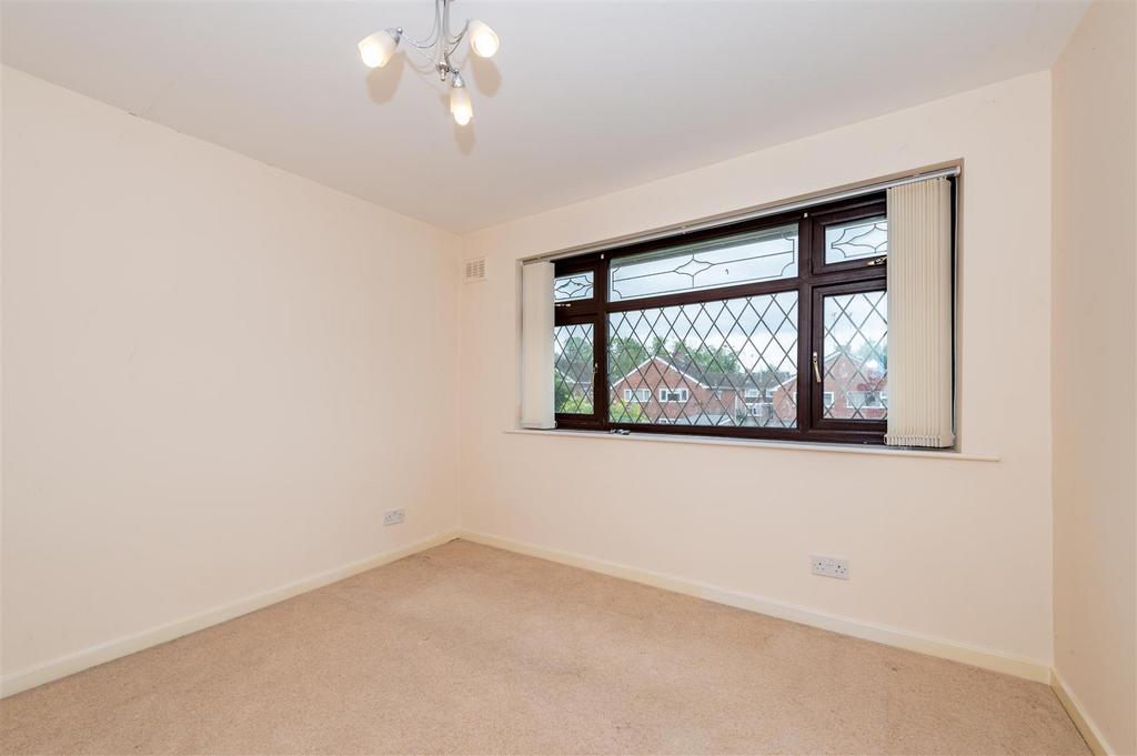 21 Crestwood Avenue internals-1.JPG
