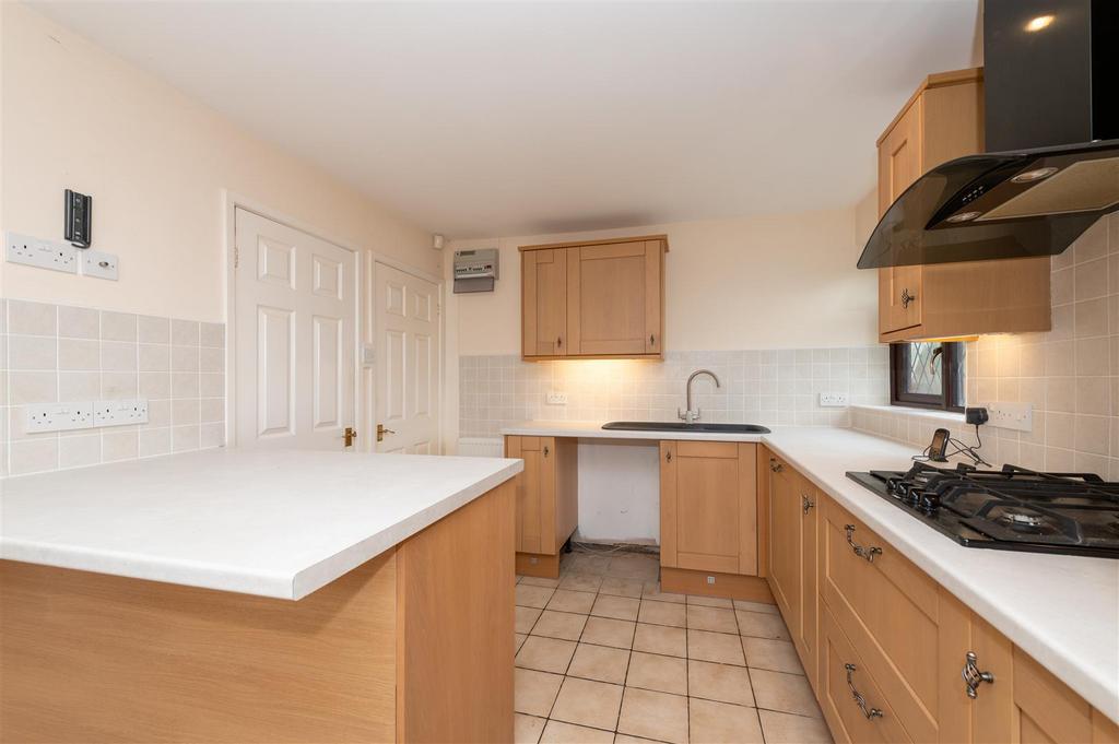 21 Crestwood Avenue internals-13.JPG