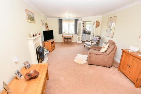 2 bedroom retirement property for sale, Tylers Ride, South Woodham Ferrers