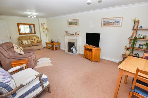 2 bedroom retirement property for sale, Tylers Ride, South Woodham Ferrers