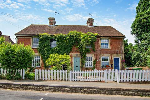 2 bedroom cottage for sale, Upper Street, Leeds, Maidstone