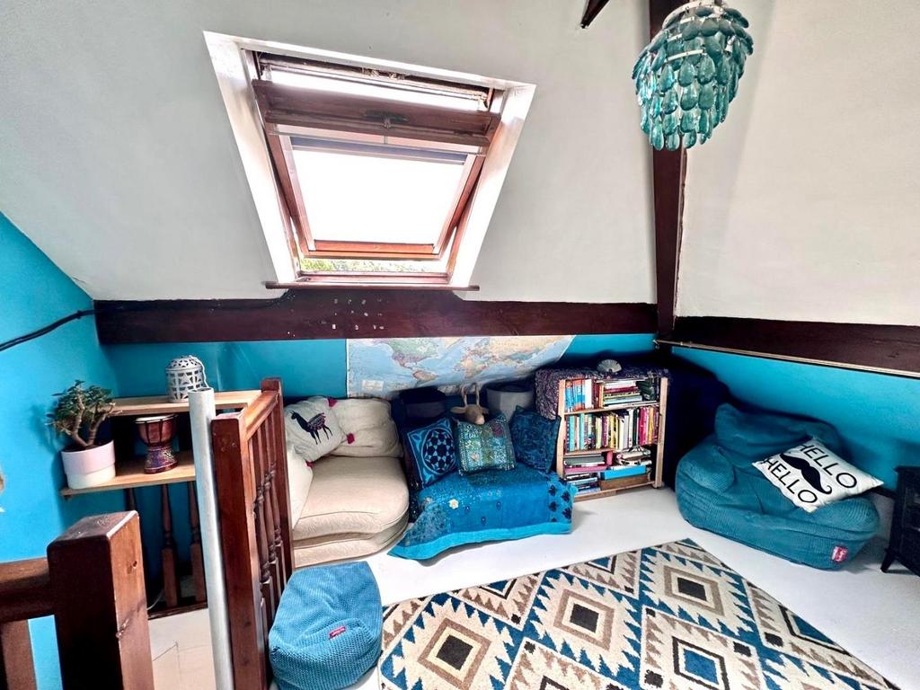 Attic space /office space