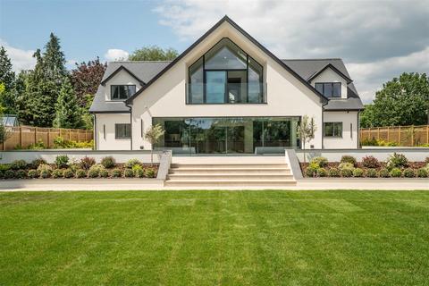 5 bedroom detached house for sale, Broomhills Chase, Billericay CM12