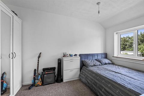 45 Ash Grove, Chelmsford, CM2 9JT