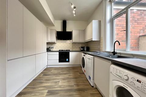 1 bedroom in a house share to rent, Osborne Road, Jesmond