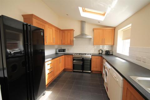 1 bedroom in a house share to rent, Manor House Road, Jesmond