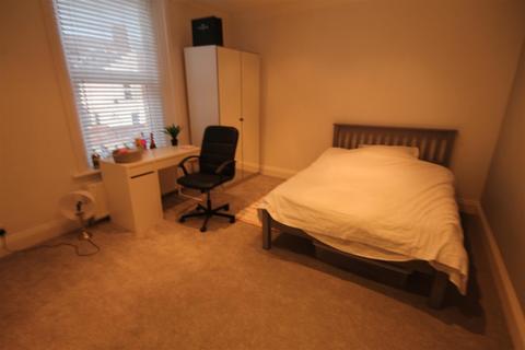 1 bedroom in a house share to rent, Devonshire Place, Jesmond