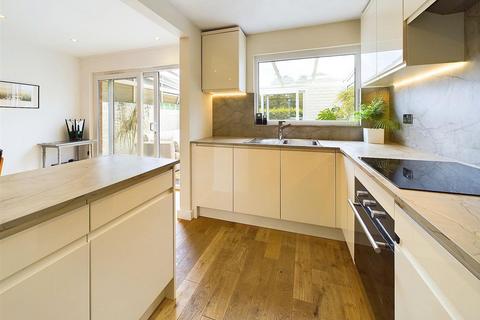 3 bedroom end of terrace house for sale, Thames Meadow, West Molesey