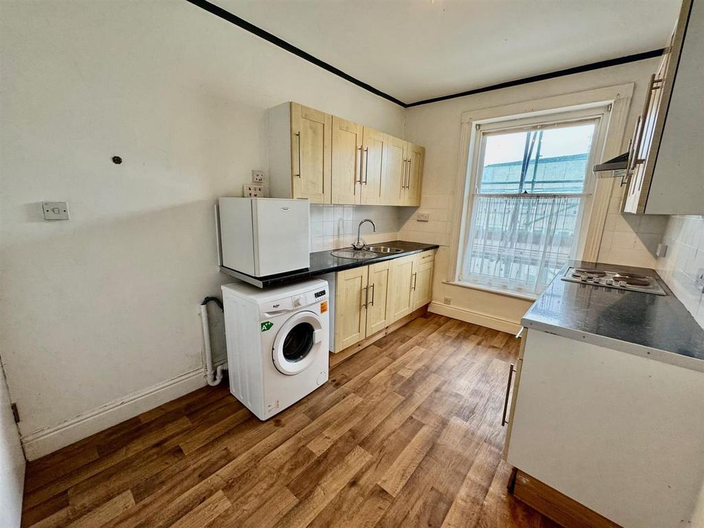 Kitchen 3.jpg