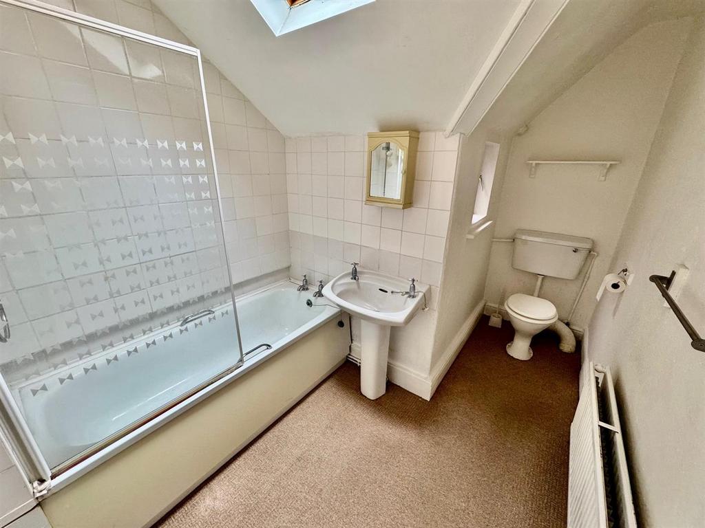 Bathroom.jpg
