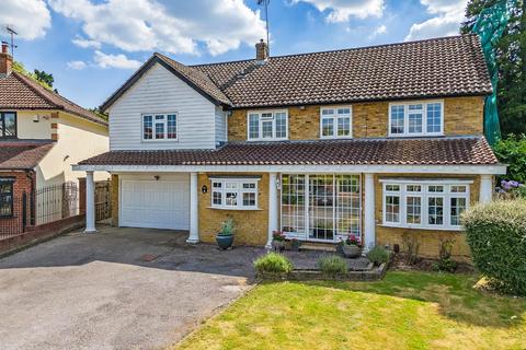 4 bedroom detached house for sale, Ripley View, Loughton