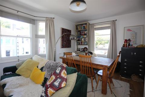 2 bedroom maisonette to rent, Ditchling Rise, Brighton