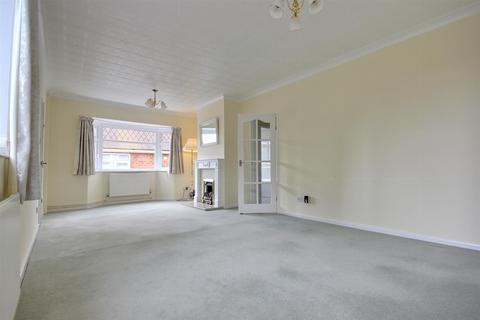 2 bedroom semi-detached bungalow for sale, Valley Drive, Kirk Ella, Hull