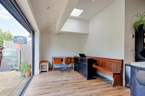 35 Leys Road, Cambridge, CB4 2AR