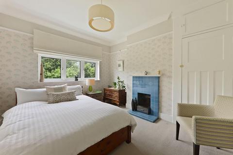 41 De Frene Road, London, SE26 4AF