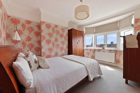 41 De Frene Road, London, SE26 4AF