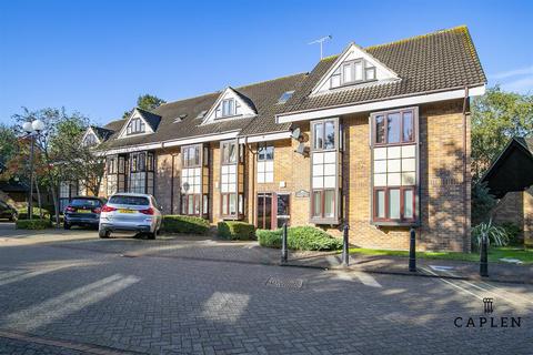 Buckhurst Hill - 1 bedroom flat for sale