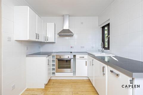 1 bedroom flat for sale, The Chequers, Hills Road, Buckhurst Hill