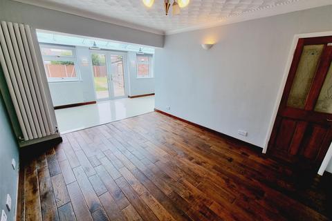 3 bedroom semi-detached house to rent, The Ridgeway, Bedford MK41