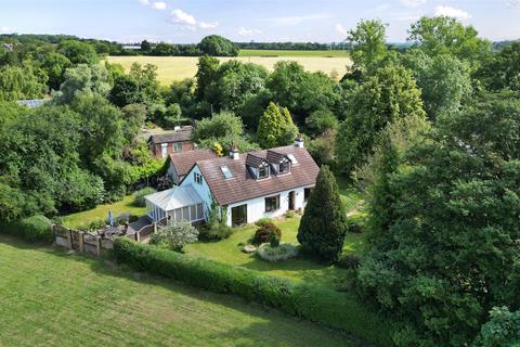 5 bedroom chalet for sale, Bedford Road, Stagsden