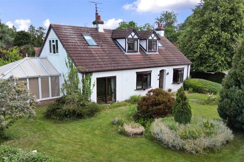 5 bedroom chalet for sale, Bedford Road, Stagsden