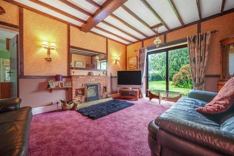 5 bedroom chalet for sale, Bedford Road, Stagsden