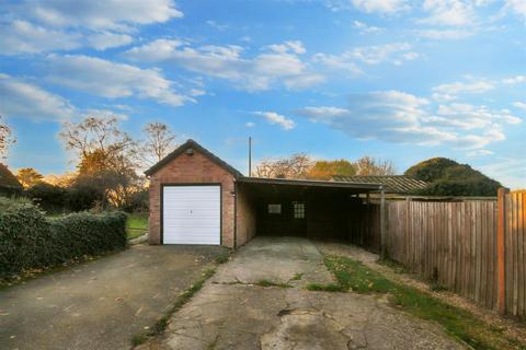 5 bedroom chalet for sale, Bedford Road, Stagsden