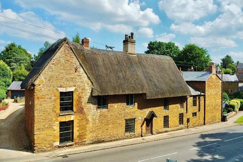 7 bedroom cottage for sale, Harborough Road, Brixworth, Northamptonshire NN6