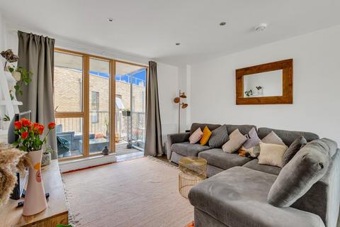 2 bedroom flat for sale, Fresco House, London, SE5