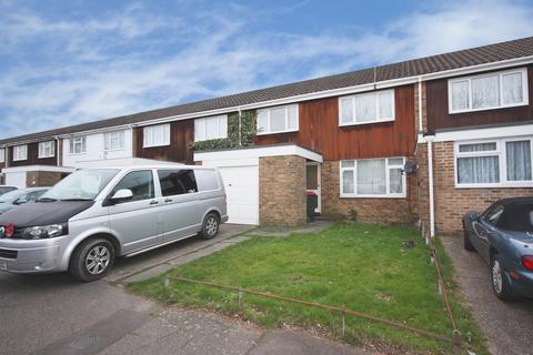 3 bedroom house to rent, Furnace Green, Crawley, West Sussex. RH10 6LU