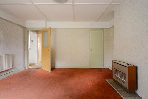 409 Leatherhead Road, Chessington, KT9 2NQ