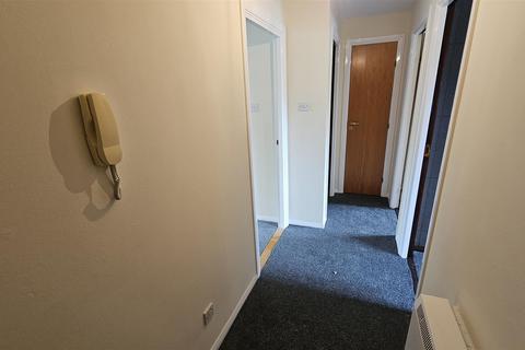 2 bedroom flat to rent, Clyde View Court, Glasgow G60