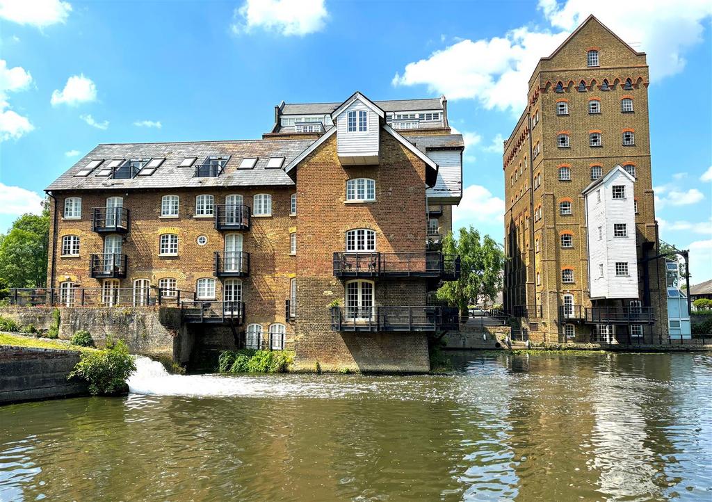 Coxes lock