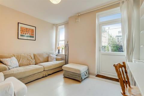 3 bedroom flat to rent, Fulham Court,Fulham Road