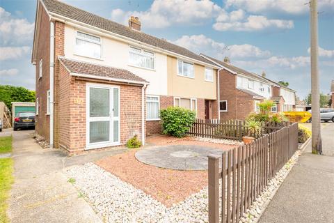 3 bedroom semi-detached house for sale, Broomfield Crescent, Wivenhoe, Colchester