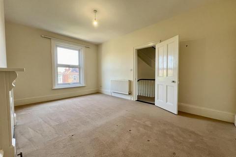 3 bedroom flat to rent, Salisbury Road, Southsea