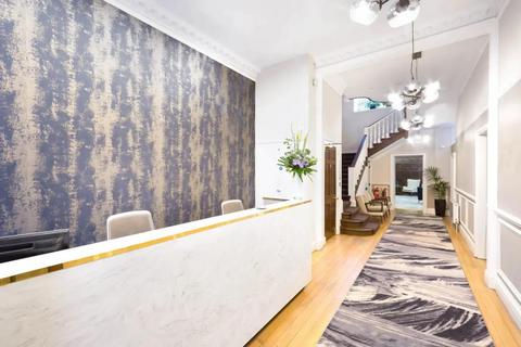 Serviced office to rent, London W1W