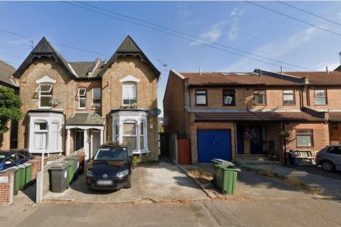 1 bedroom house to rent, Gainsford Road, Walthamstow