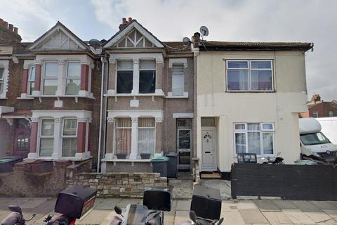 4 bedroom terraced house to rent, Seymour Avenue, London