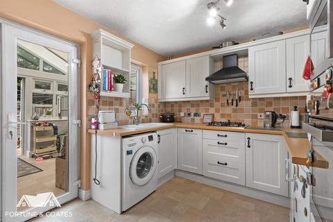 86 Bentley Drive, Church Langley, Harlow, CM17 9QT